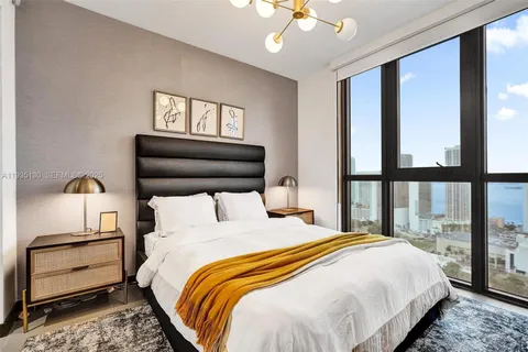 $640,000 | 1600 Northeast 1st Avenue, Unit 3420, Miami, FL 33132