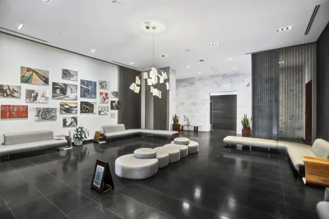 $640,000 | 1600 Northeast 1st Avenue, Unit 3420, Miami, FL 33132