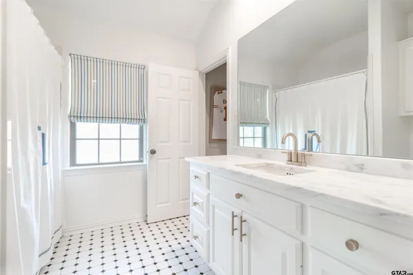 $940,000 | 7419 Big Tree Cove, Tyler, TX 75703