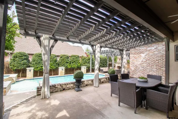 $940,000 | 7419 Big Tree Cove, Tyler, TX 75703