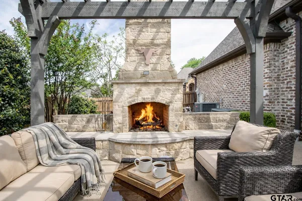 $940,000 | 7419 Big Tree Cove, Tyler, TX 75703
