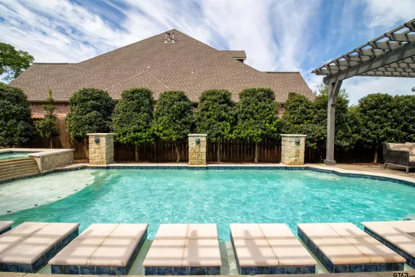 $940,000 | 7419 Big Tree Cove, Tyler, TX 75703