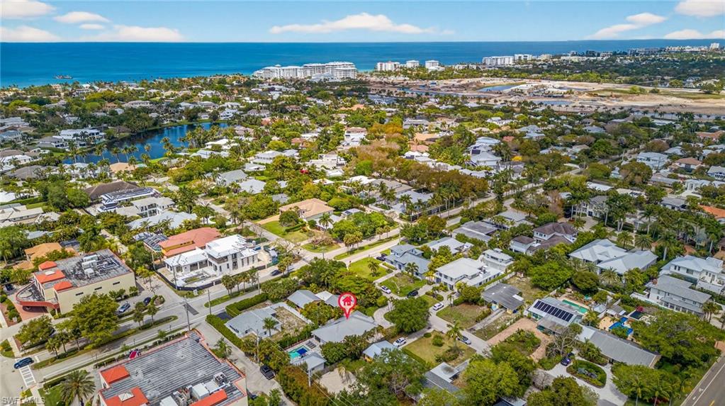 740 5th Avenue North Naples, FL 34102 - Photo 40 of 43 view of city and an ocean