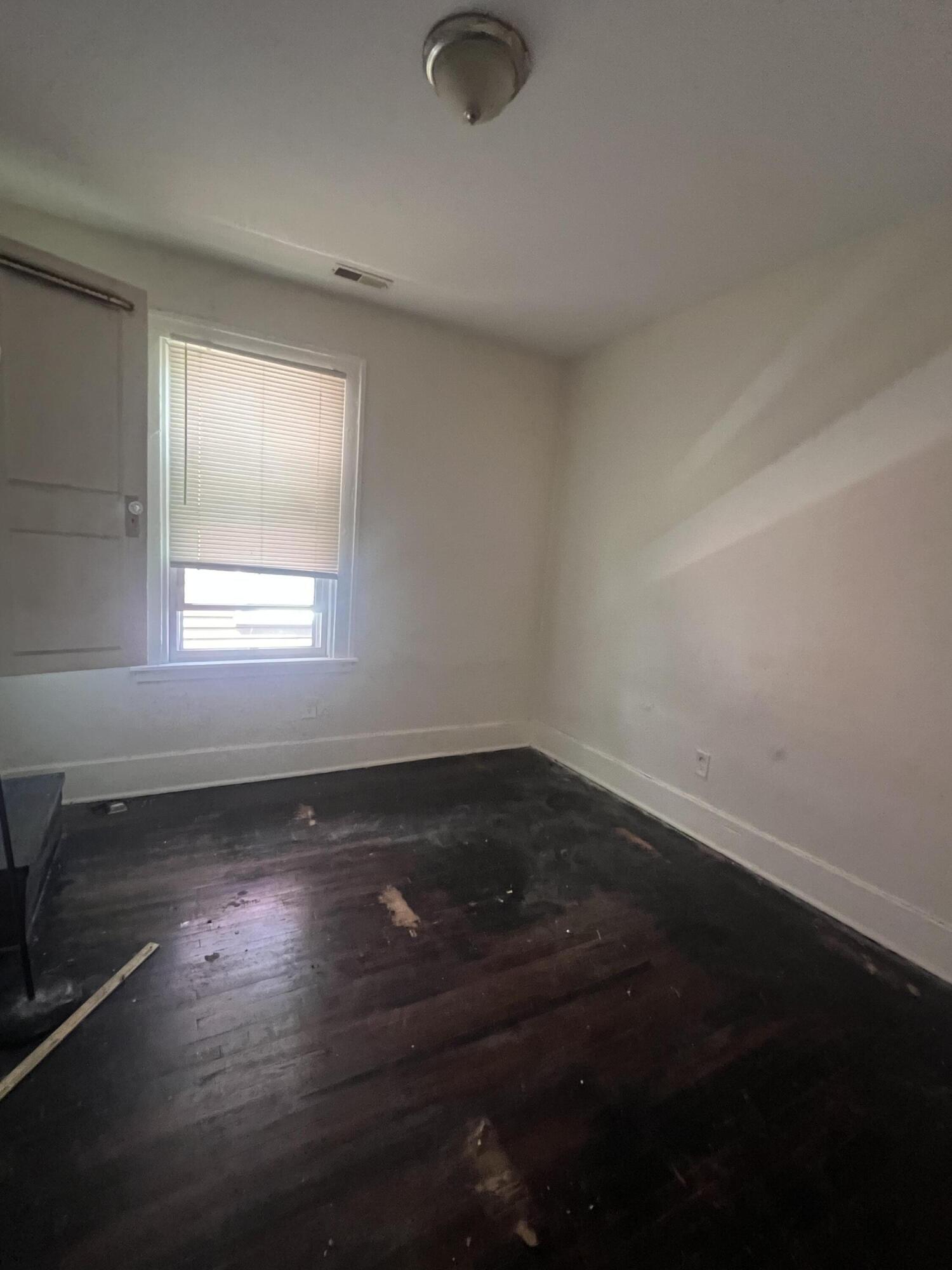 3450 Cadillac Boulevard, Unit UPPR Detroit, MI 48214 - Photo 9 of 11 Photo Jul 03 2026, 14 34 04