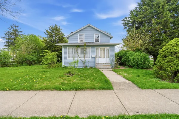 $2,300 | 1730 South Jefferson Street, Lockport, IL 60441