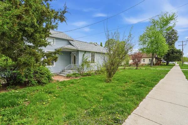 $2,300 | 1730 South Jefferson Street, Lockport, IL 60441