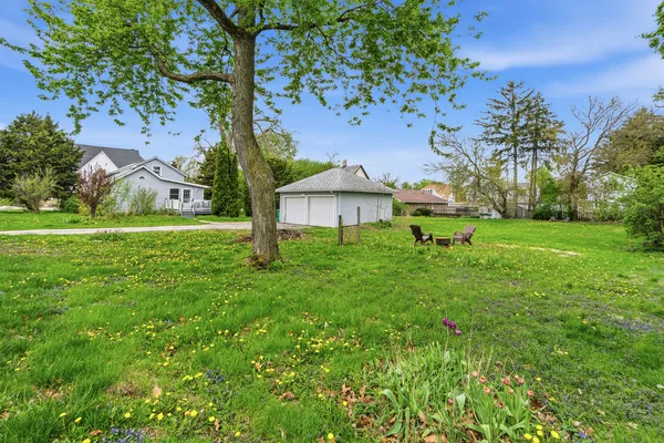 $2,300 | 1730 South Jefferson Street, Lockport, IL 60441