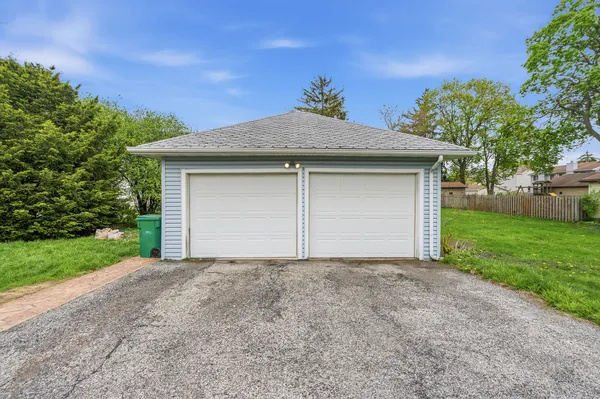 $2,300 | 1730 South Jefferson Street, Lockport, IL 60441