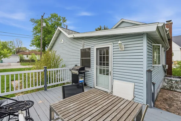 $2,300 | 1730 South Jefferson Street, Lockport, IL 60441