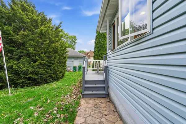 $2,300 | 1730 South Jefferson Street, Lockport, IL 60441