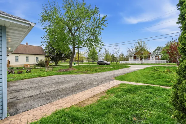 $2,300 | 1730 South Jefferson Street, Lockport, IL 60441