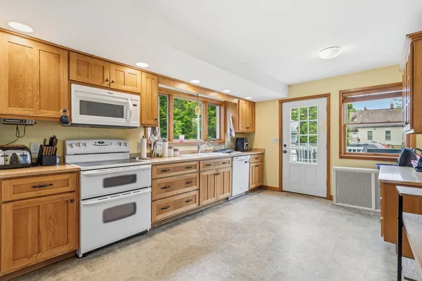 $2,300 | 1730 South Jefferson Street, Lockport, IL 60441