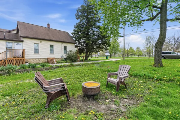 $2,300 | 1730 South Jefferson Street, Lockport, IL 60441