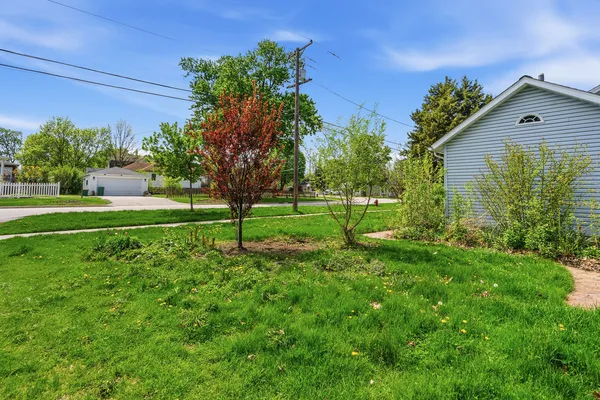 $2,300 | 1730 South Jefferson Street, Lockport, IL 60441