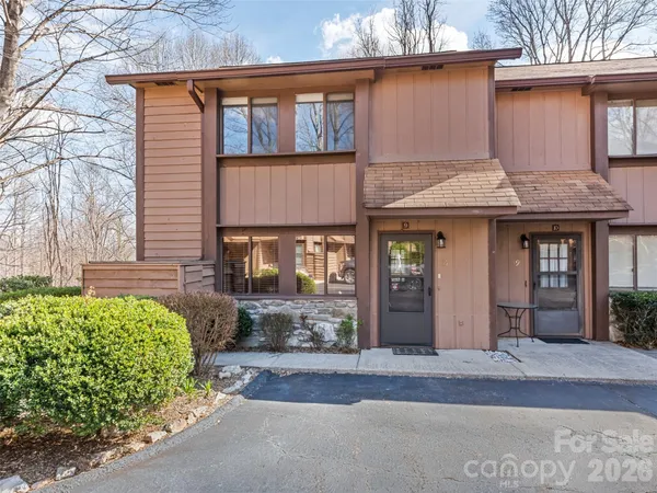 $349,000 | 37 George Circle, Maggie Valley, NC 28751