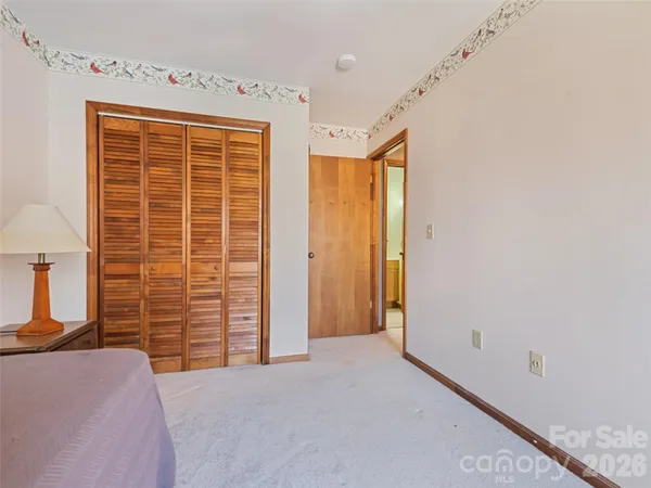 a view of livingroom with furniture