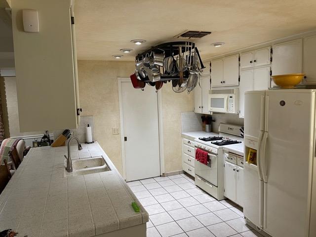 804 West Carpenter Avenue Reedley, CA 93654 - Photo 8 of 43 Gallery Image 8