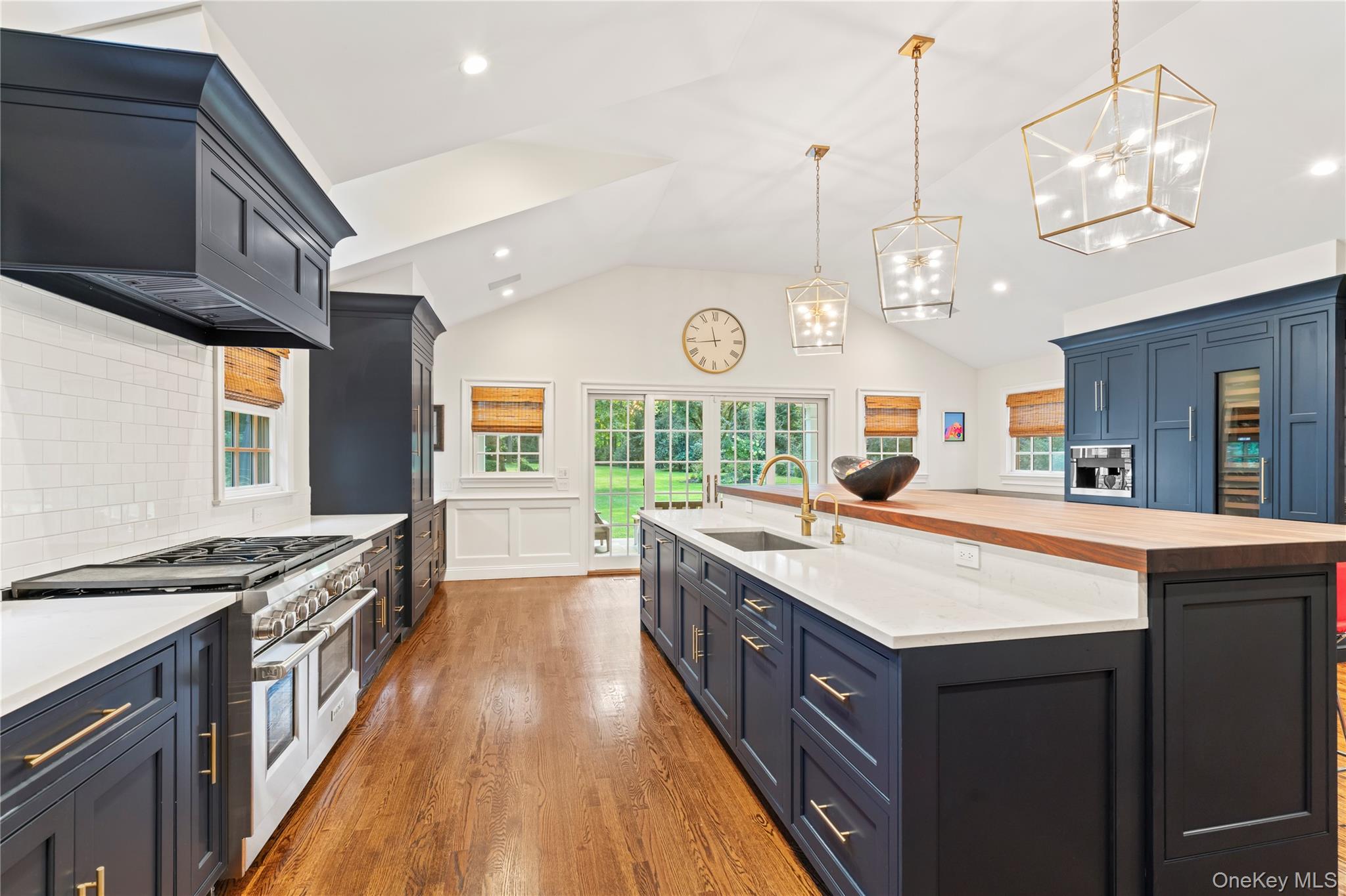 10 Middle Hollow Road Lloyd Harbor, NY 11743 - Photo 14 of 43