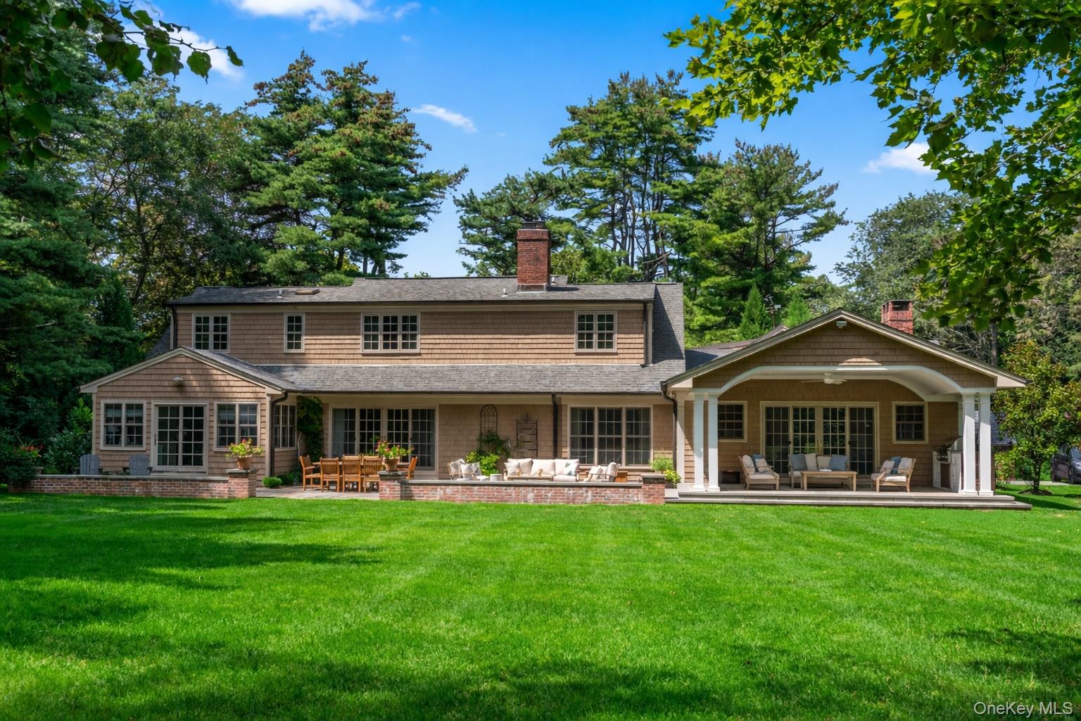 10 Middle Hollow Road Lloyd Harbor, NY 11743 - Photo 2 of 43