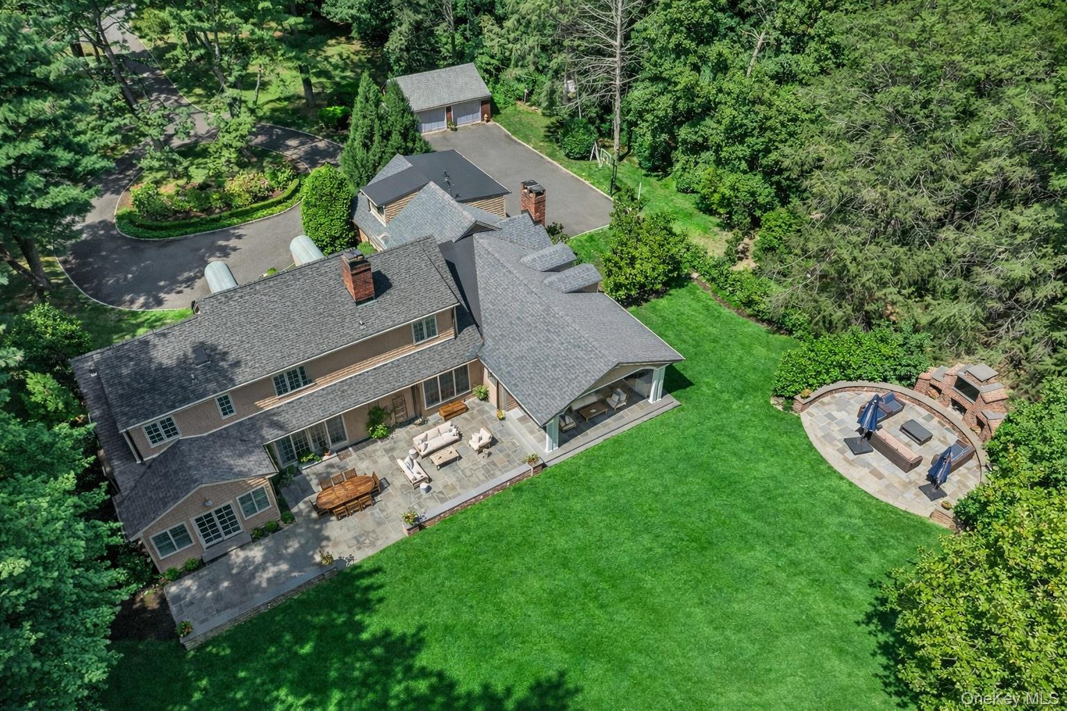 10 Middle Hollow Road Lloyd Harbor, NY 11743 - Photo 38 of 43