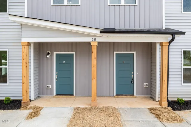 $425,000 | 1047-1049 East Harnett Street, Dunn, NC 28334