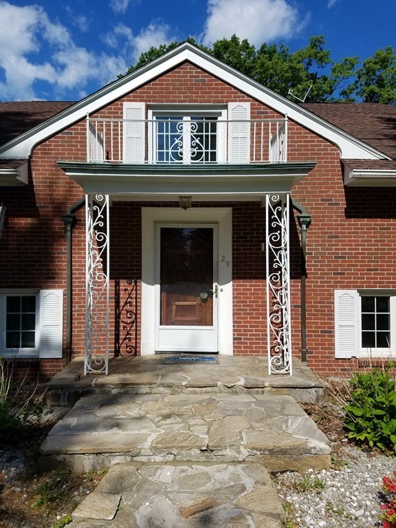 29 Brookshire Road Worcester, MA 01609 - Photo 2 of 30 Gallery Image 2
