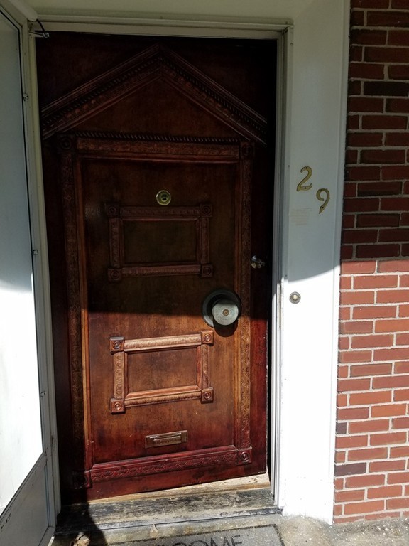 29 Brookshire Road Worcester, MA 01609 - Photo 3 of 30 Gallery Image 3