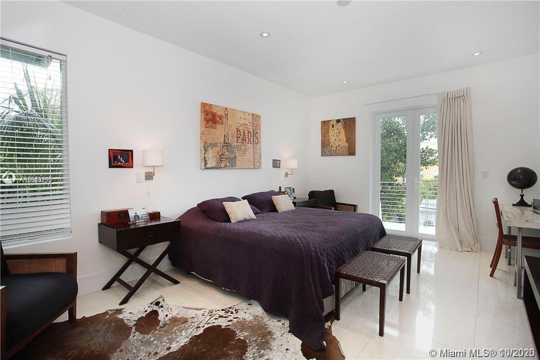 629 Hampton Lane Key Biscayne, FL 33149 - Photo 12 of 44