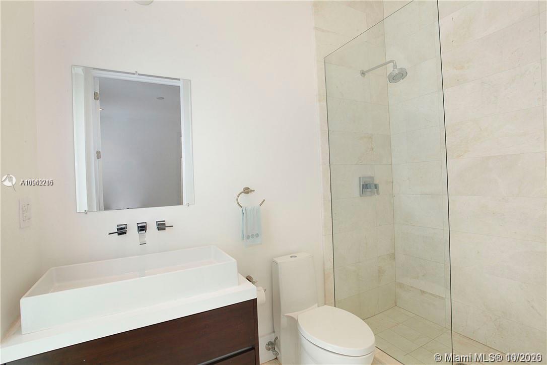 629 Hampton Lane Key Biscayne, FL 33149 - Photo 19 of 44