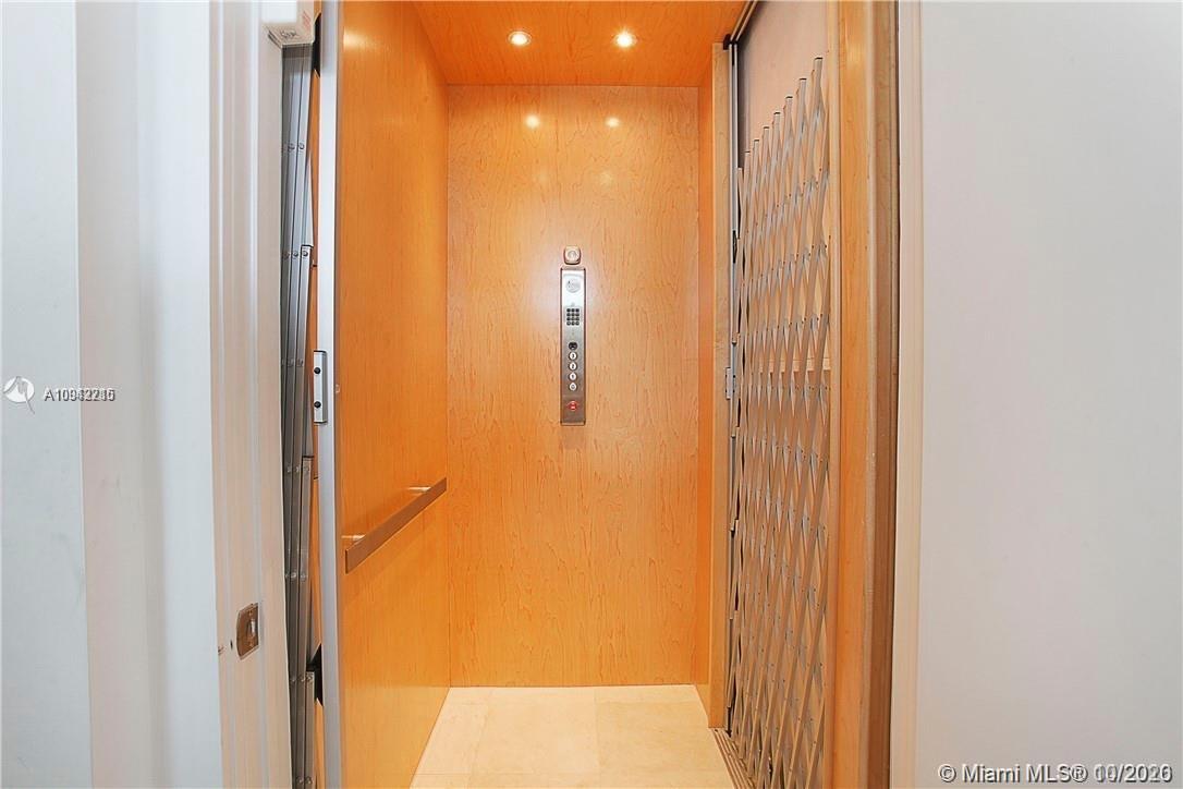 629 Hampton Lane Key Biscayne, FL 33149 - Photo 24 of 44