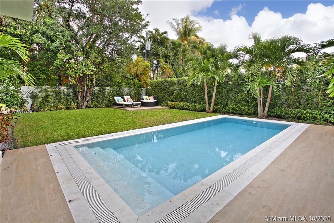 629 Hampton Lane Key Biscayne, FL 33149 - Photo 27 of 44