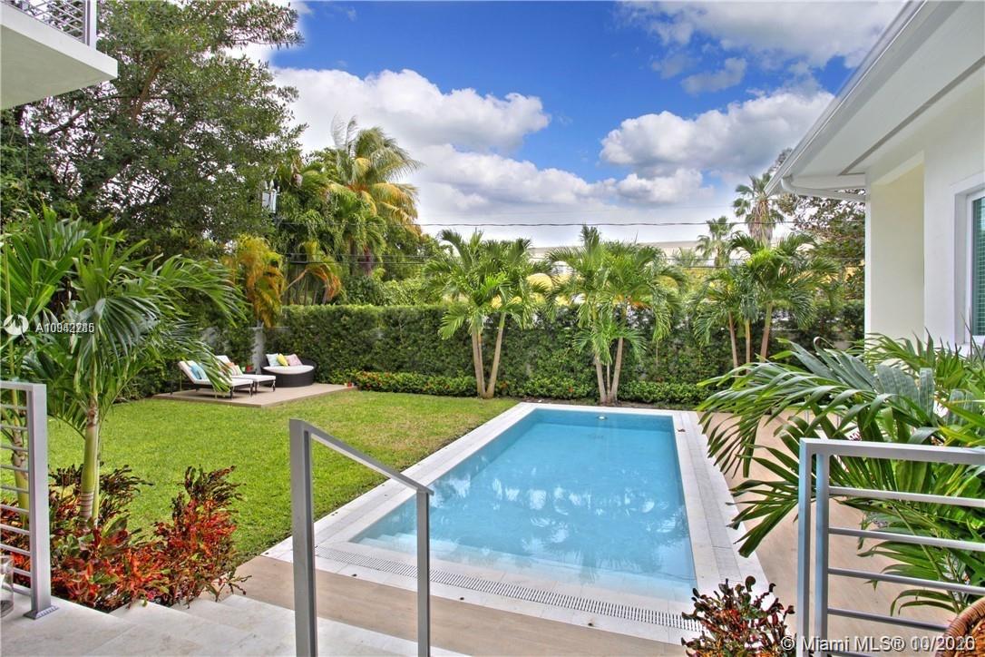 629 Hampton Lane Key Biscayne, FL 33149 - Photo 30 of 44