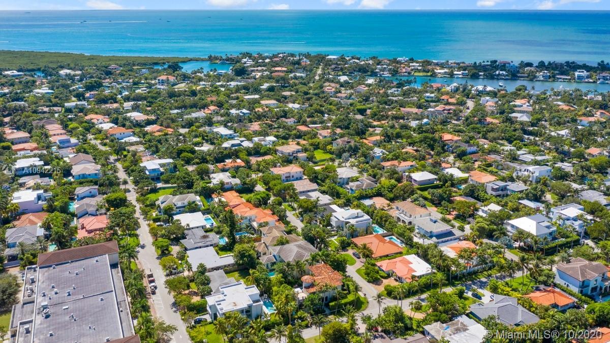 629 Hampton Lane Key Biscayne, FL 33149 - Photo 35 of 44