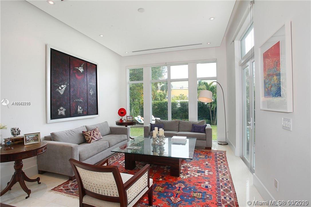 629 Hampton Lane Key Biscayne, FL 33149 - Photo 6 of 44