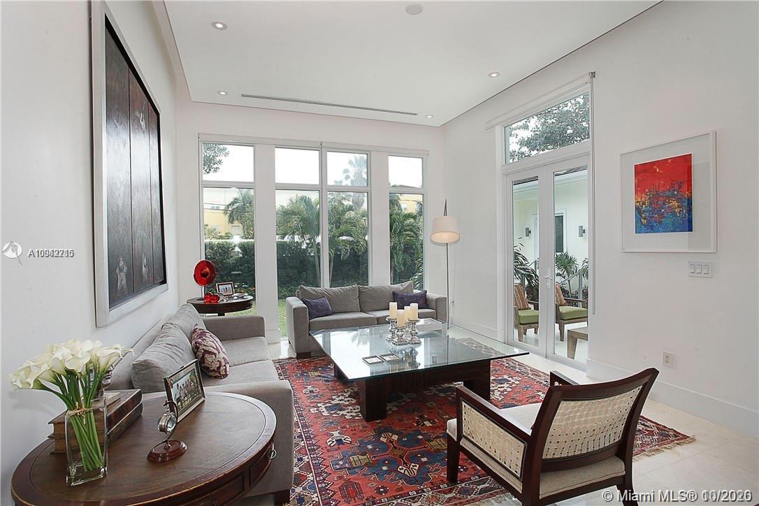 629 Hampton Lane Key Biscayne, FL 33149 - Photo 7 of 44