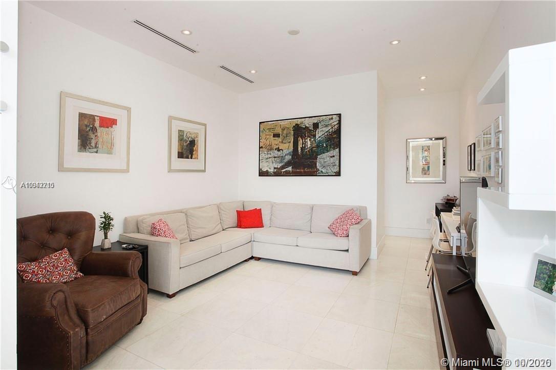 629 Hampton Lane Key Biscayne, FL 33149 - Photo 8 of 44