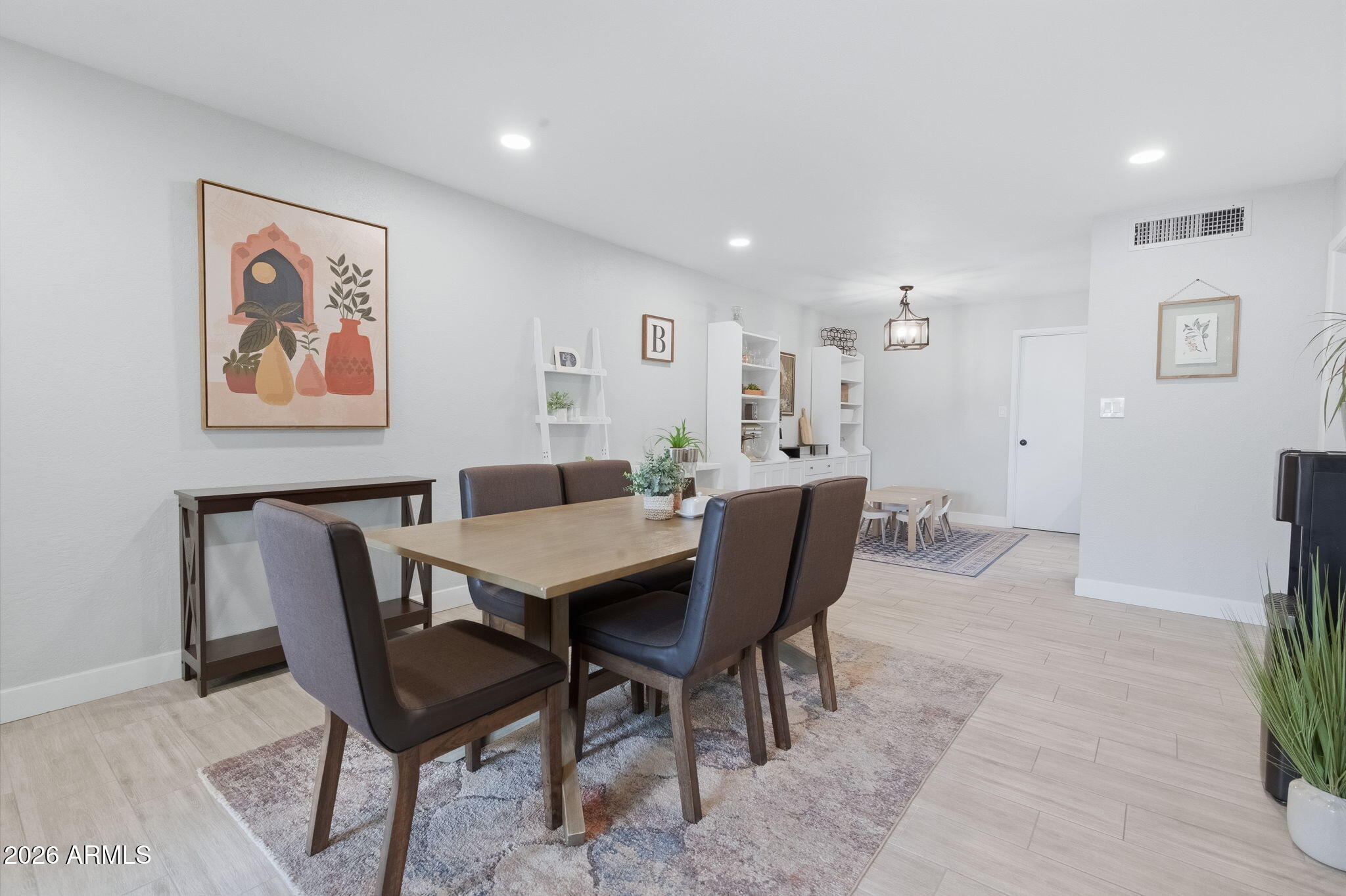 2926 West Lamar Road Phoenix, AZ 85017 - Photo 8 of 21 Dining or Family Room