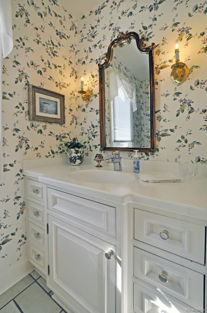 579 Lake Shore Road Grosse Pointe, MI 48236 - Photo 23 of 84 23.jpg