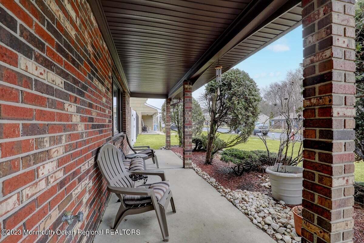 19 South Rhoda Street Monroe Township, NJ 08831 - Photo 3 of 26 Front Porch