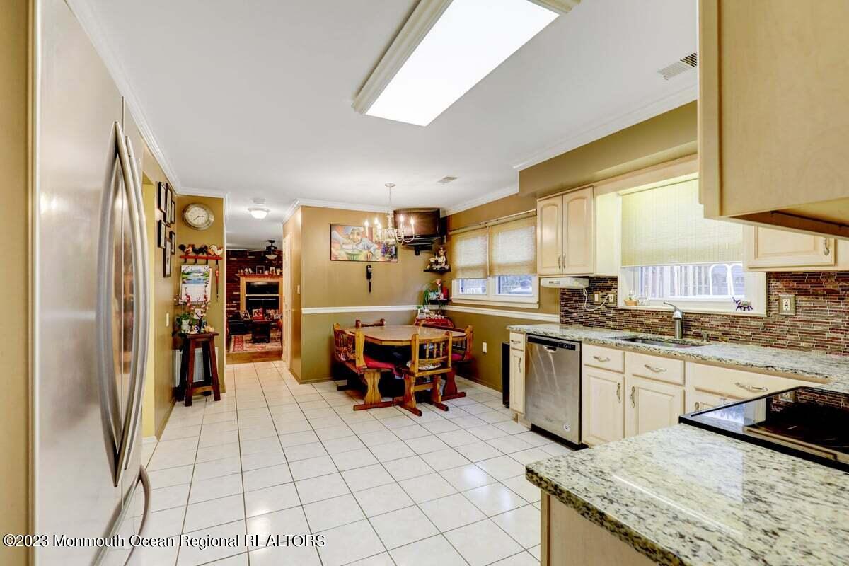 19 South Rhoda Street Monroe Township, NJ 08831 - Photo 8 of 26 Kitchen 3 (1)