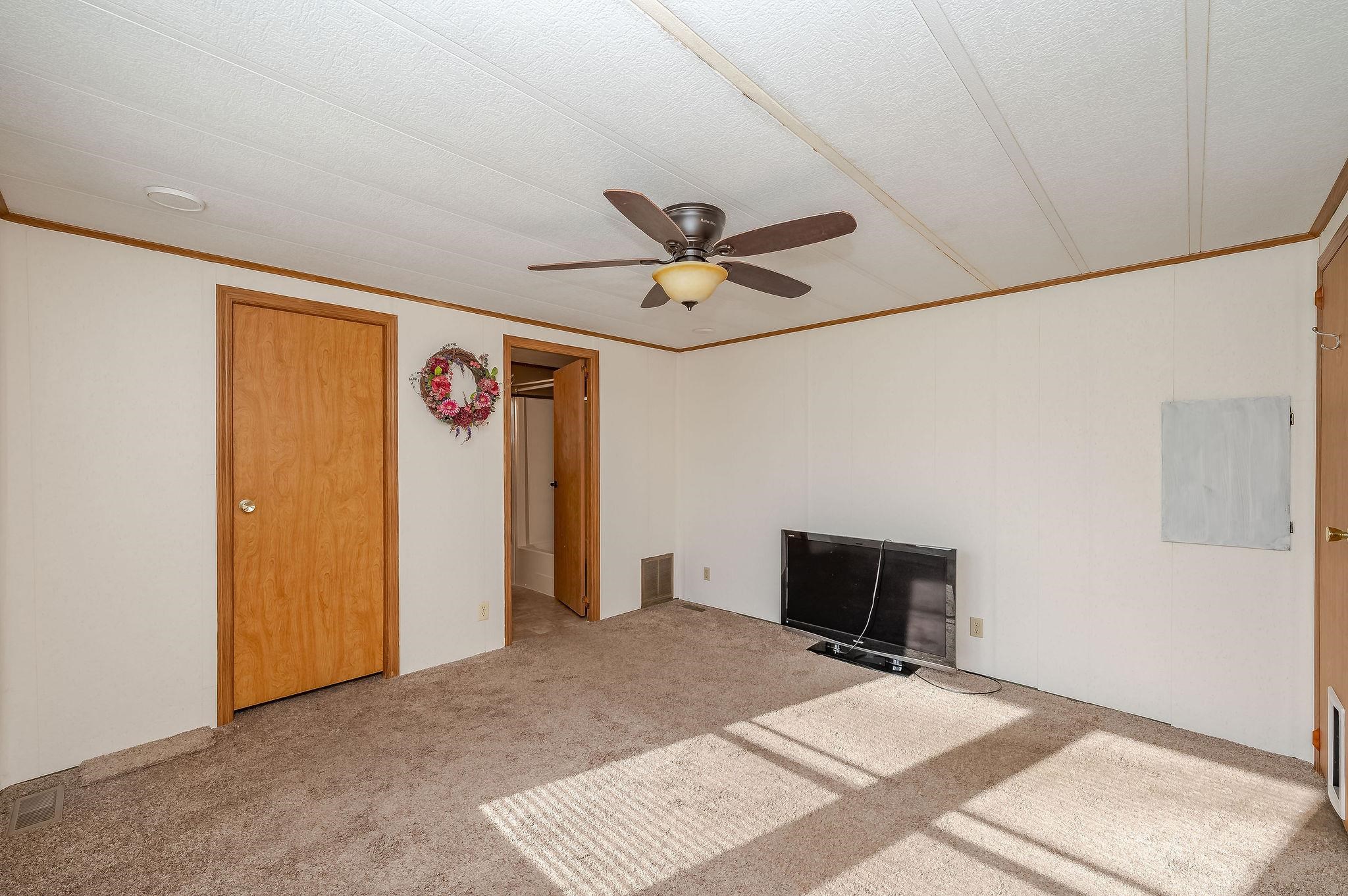 22 Cherokee Way Rochester, NH 03867 - Photo 14 of 36 Gallery Image 14