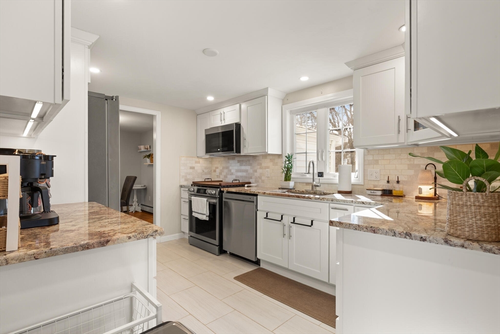 915 Almy Road Somerset, MA 02726 - Photo 17 of 39