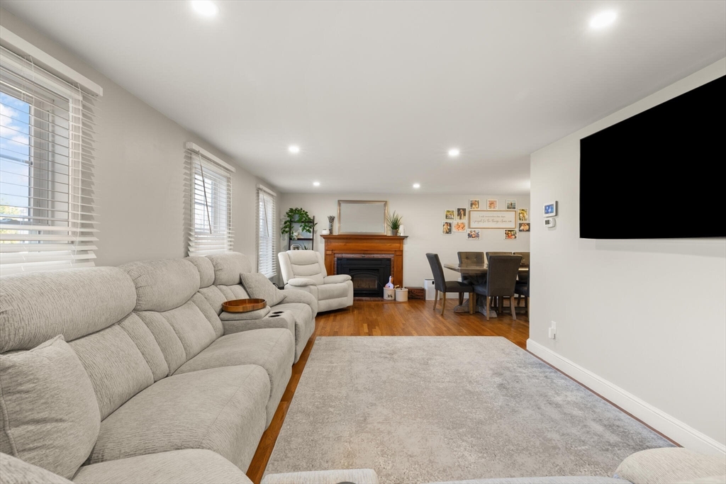 915 Almy Road Somerset, MA 02726 - Photo 6 of 39