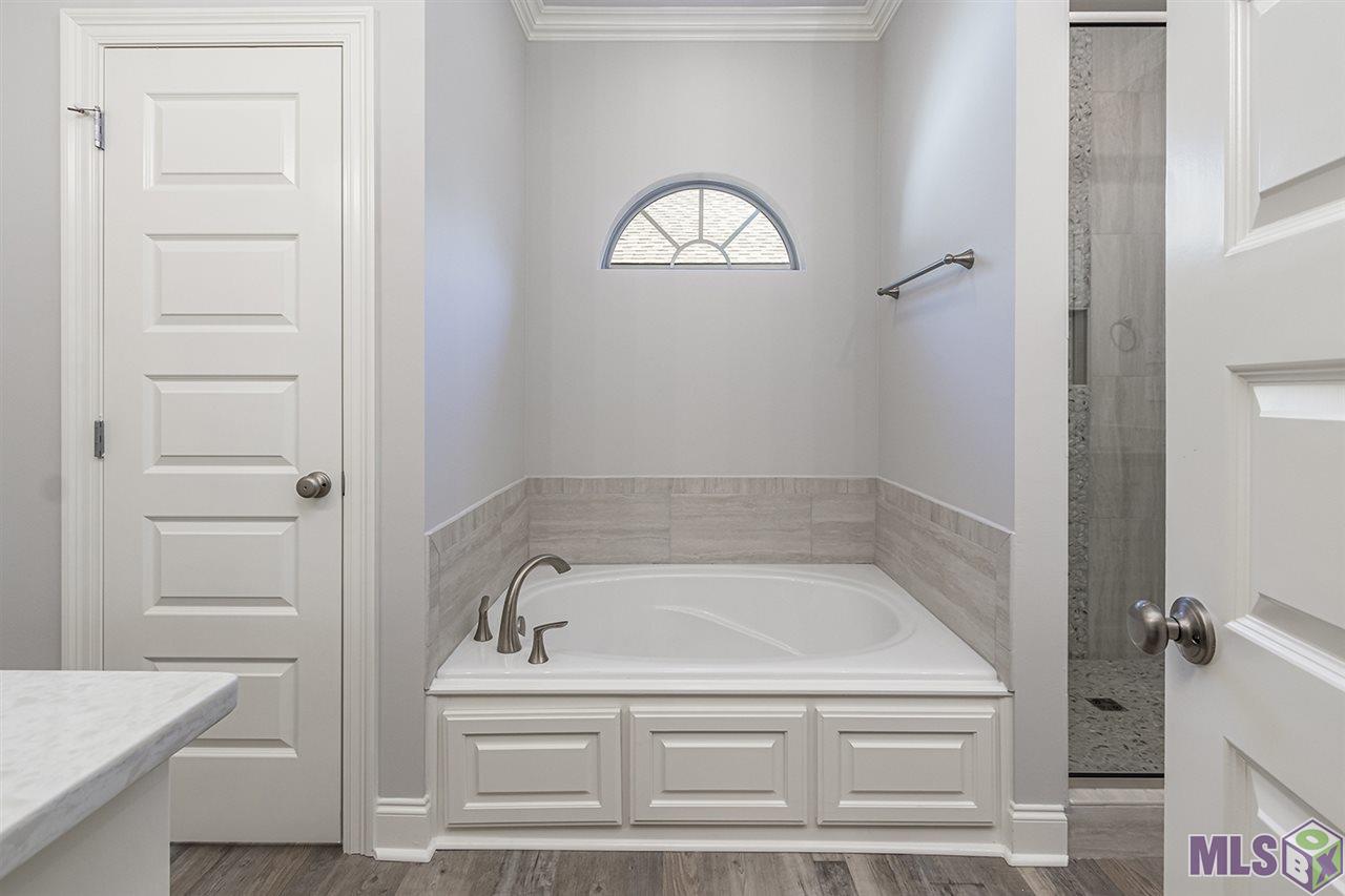 18021 Diaz Road Prairieville, LA 70769 - Photo 12 of 25 Gallery Image 12