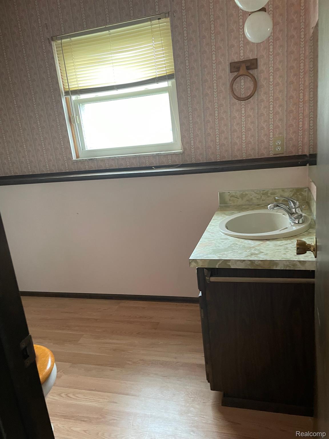 5760 South County Line Road Durand, MI 48429 - Photo 21 of 53 Lower Level bathroom