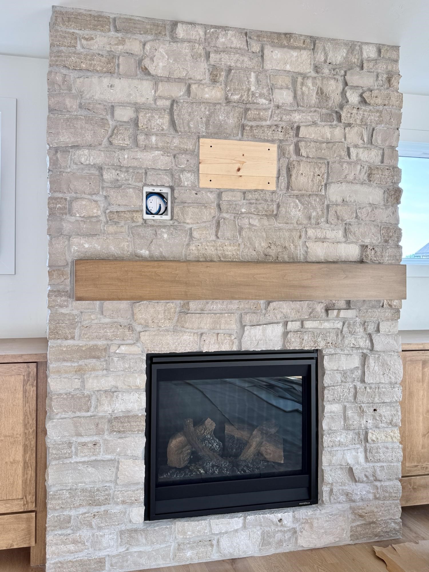 409 Jerelyn Court Combined Locks, WI 54113 - Photo 3 of 19