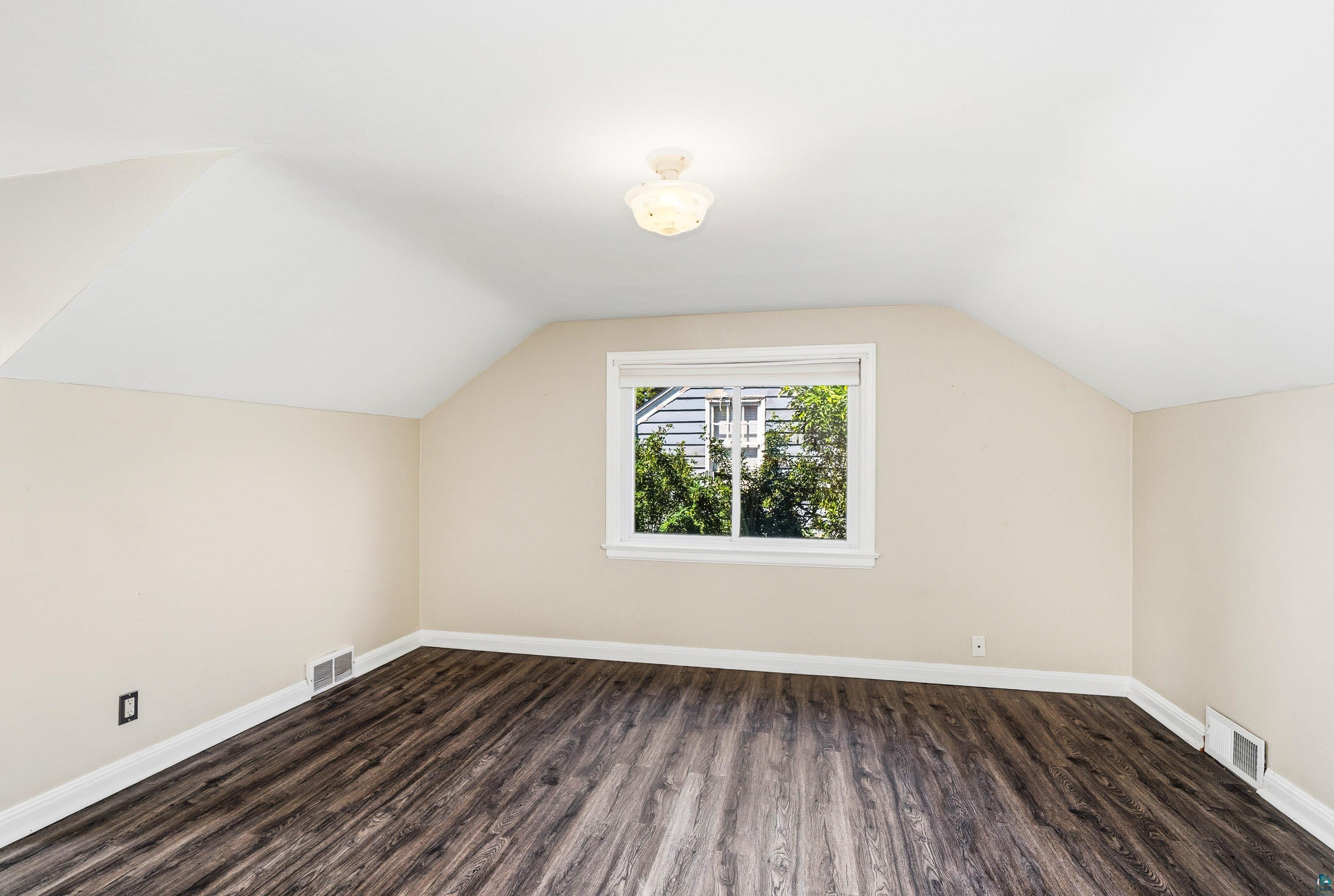 4215 London Road Duluth, MN 55804 - Photo 28 of 36