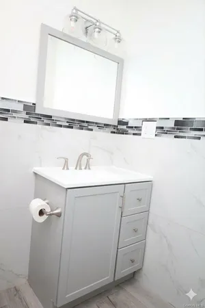 a close view of sink and tap