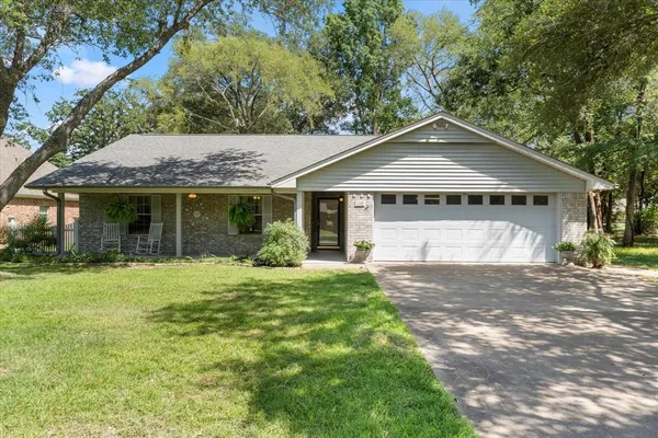 $2,150 | 116 Meadowood Road, Enchanted Oaks, TX 75156