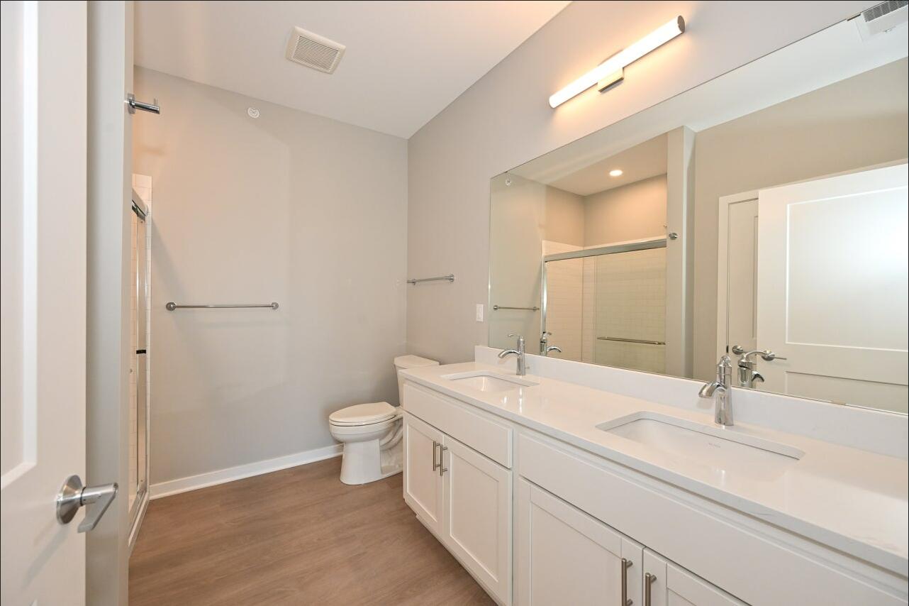500 East Main Street, Unit 206 Waterford, WI 53185 - Photo 10 of 15 Interior - Master Bathroom R